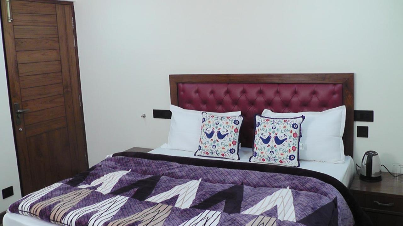 Hotel Jakhu Heights Shimla Ngoại thất bức ảnh
