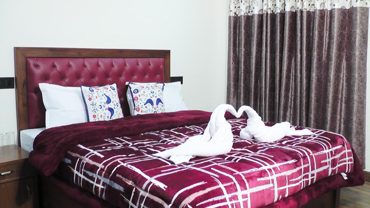 Hotel Jakhu Heights Shimla Ngoại thất bức ảnh
