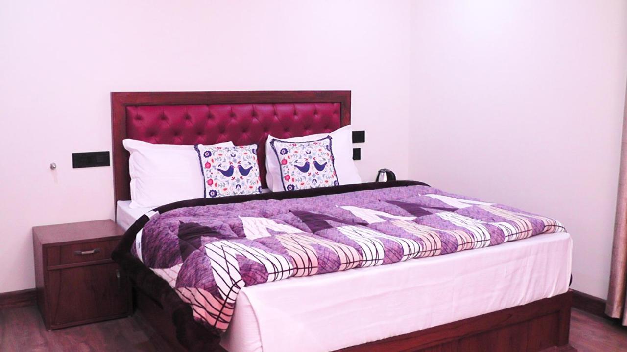 Hotel Jakhu Heights Shimla Ngoại thất bức ảnh