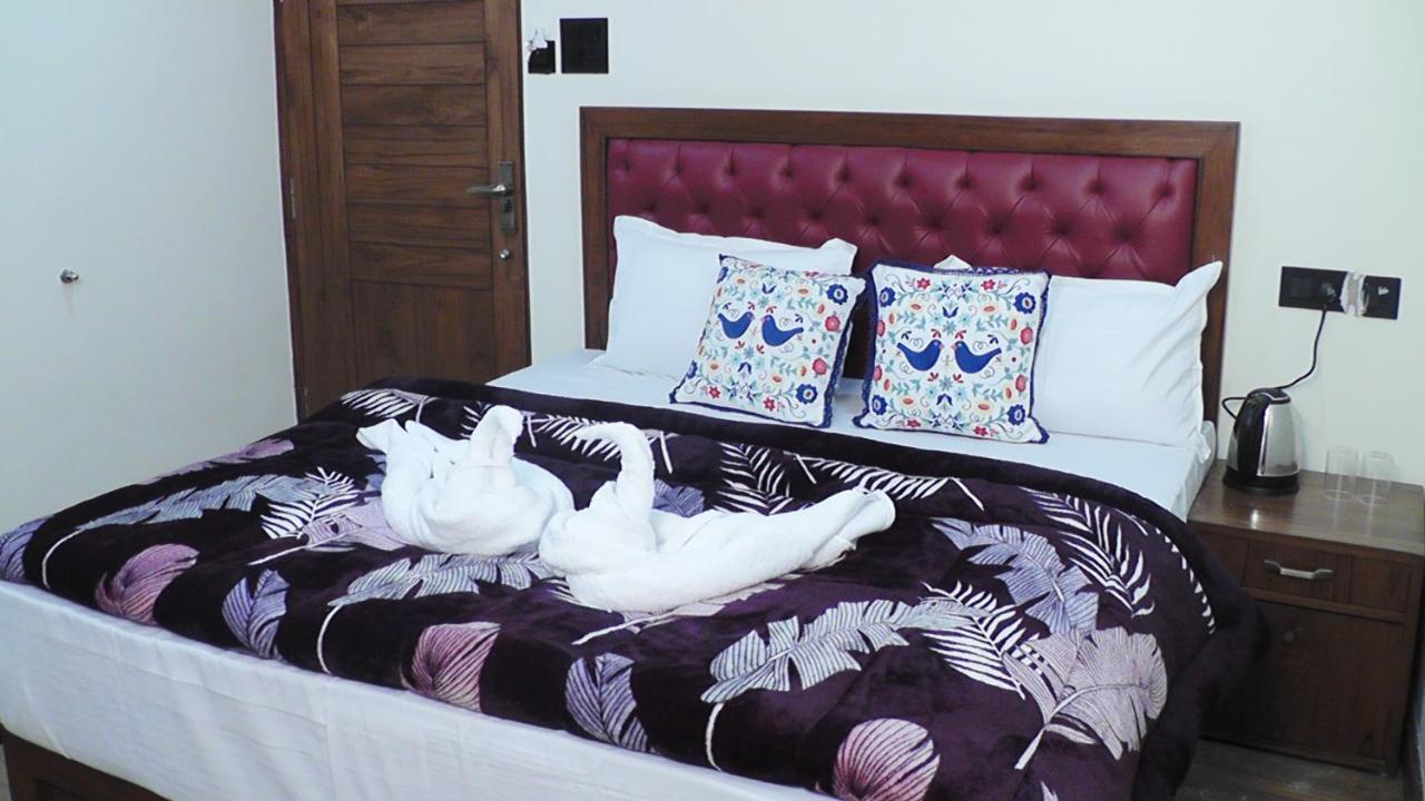Hotel Jakhu Heights Shimla Ngoại thất bức ảnh